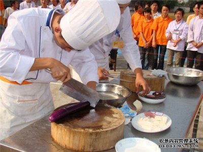 下脚料做好菜，发奖金等四招，教你合理利用下脚料【重庆最有名的火锅底料】