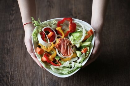 “食草一族”逐步壮大 轻食市场大有可为重庆火锅底料厂地址